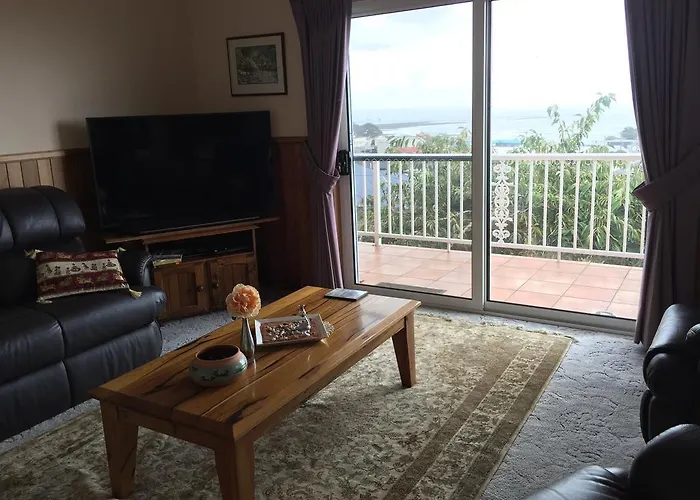 Penguin Seaside Homestay